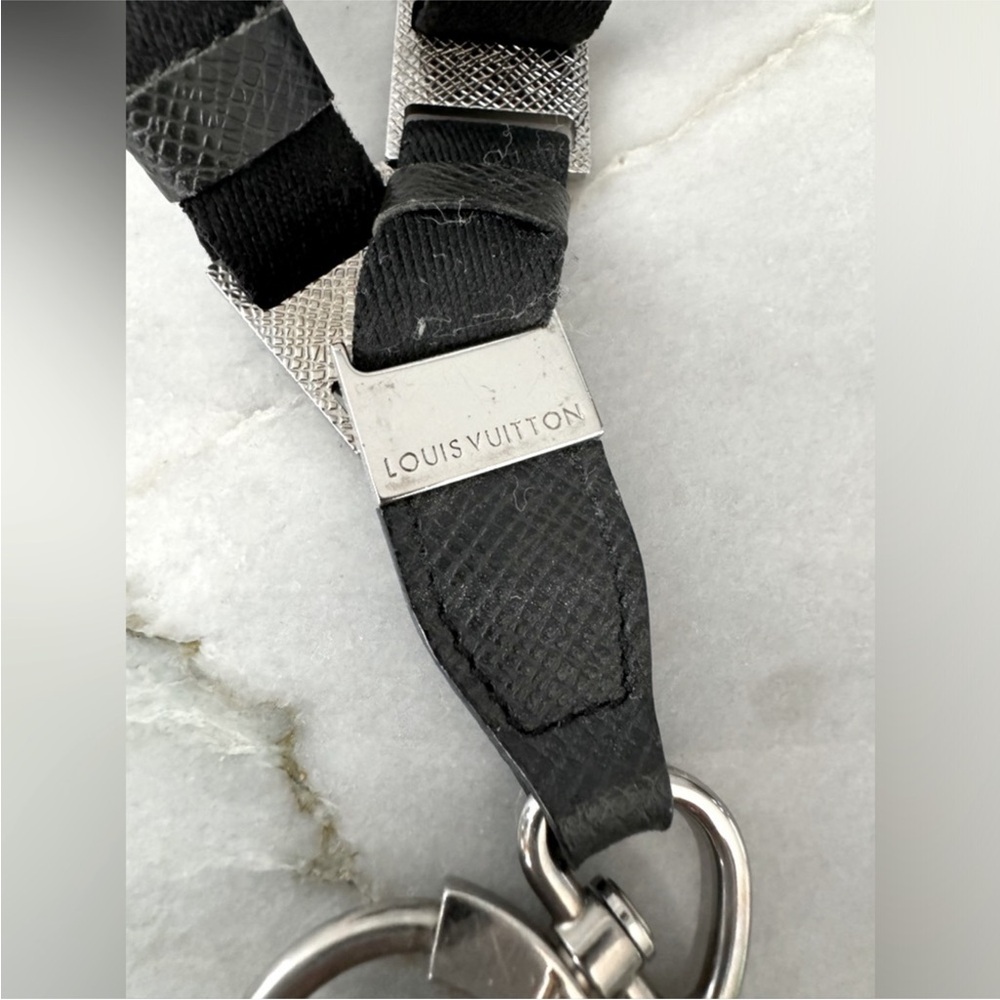 Louis Vuitton Taiga Collier Pochette Cles Neck Strap - Picture 6 of 9